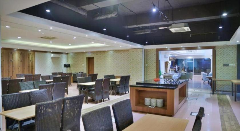 Sleepzzz Hotel Senayan Jakarta Luaran gambar