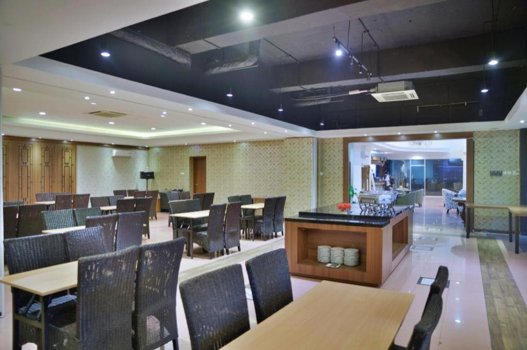 Sleepzzz Hotel Senayan Jakarta Luaran gambar
